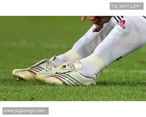 鸳鸯鞋足球的魅力与文化探讨:传统与现代的完美结合 鸳鸯鞋足球的魅力与文化探讨:传统与现代的完美结合